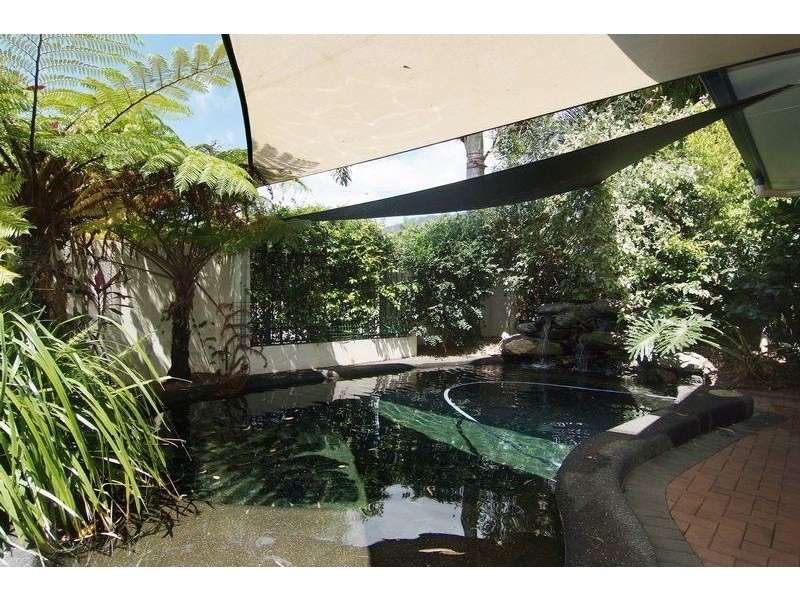1 WHITEHAVEN COURT, CLIFTON BEACH, Cairns QLD 4870