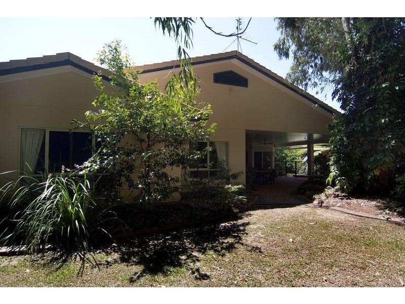 1 WHITEHAVEN COURT, CLIFTON BEACH, Cairns QLD 4870
