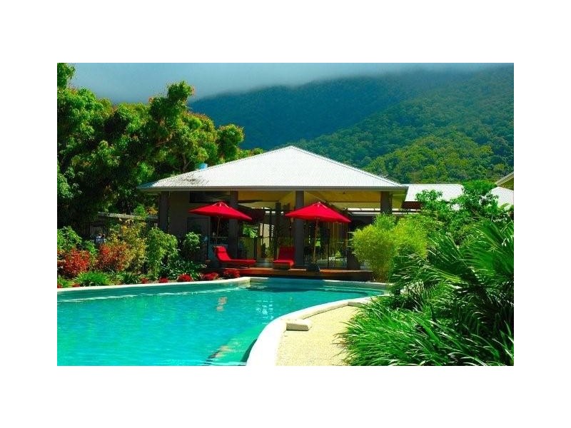Palm Cove QLD 4879