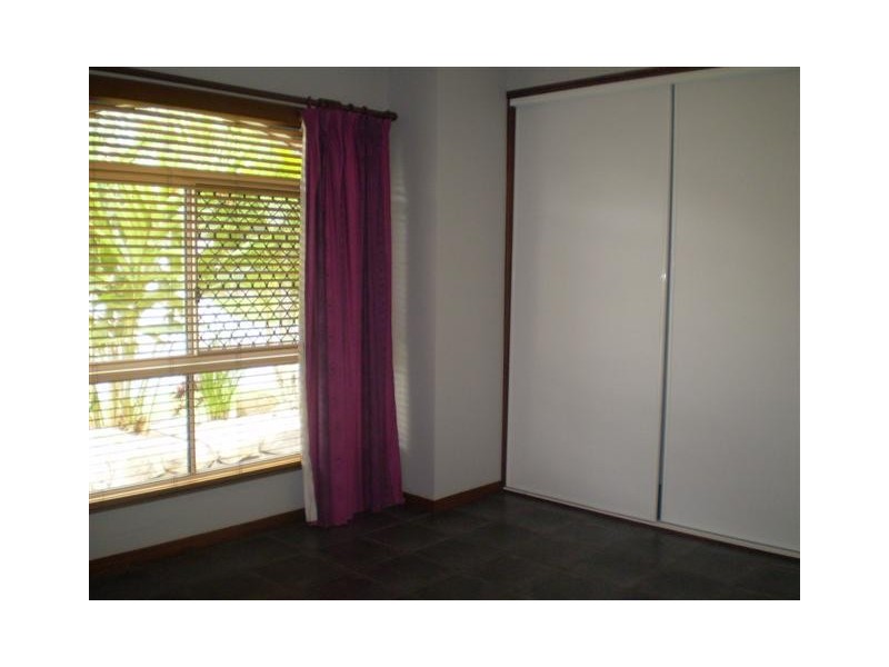 8 KENTIA STREET, Palm Cove QLD 4879