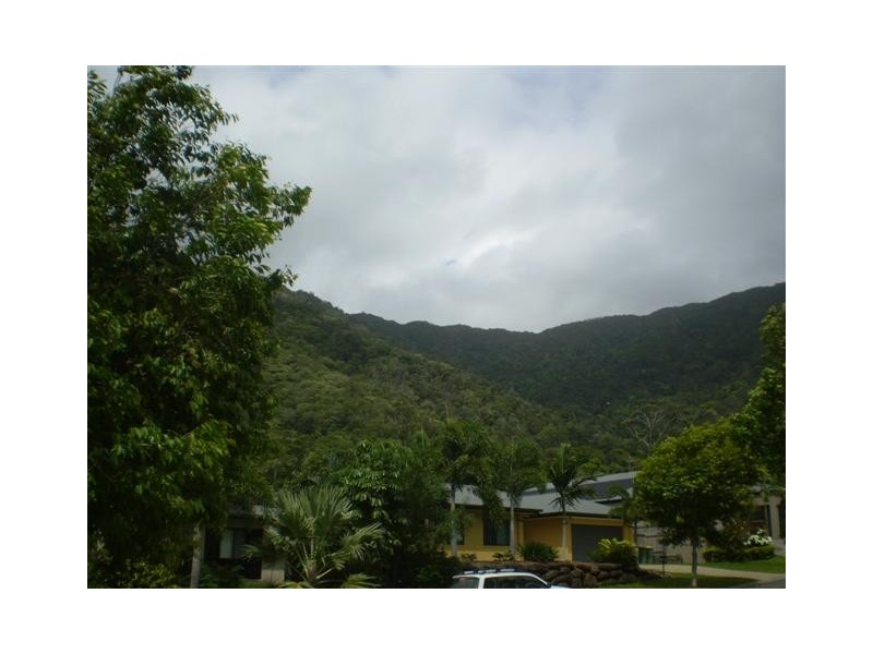 8 KENTIA STREET, Palm Cove QLD 4879