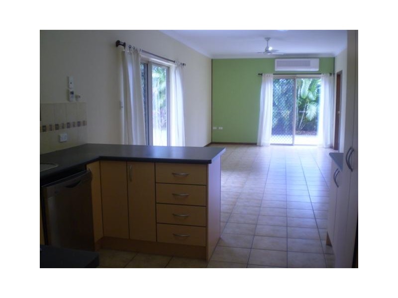 8 KENTIA STREET, Palm Cove QLD 4879