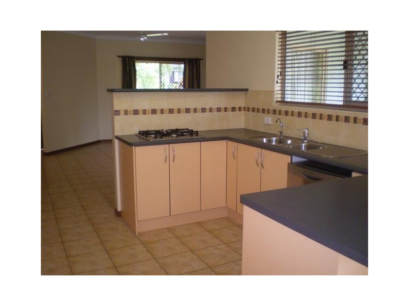 8 KENTIA STREET, Palm Cove QLD 4879