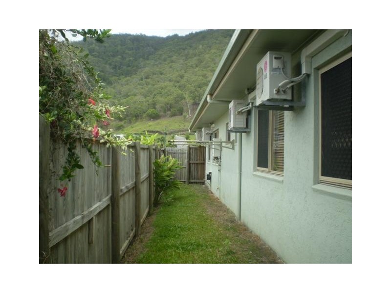 8 KENTIA STREET, Palm Cove QLD 4879