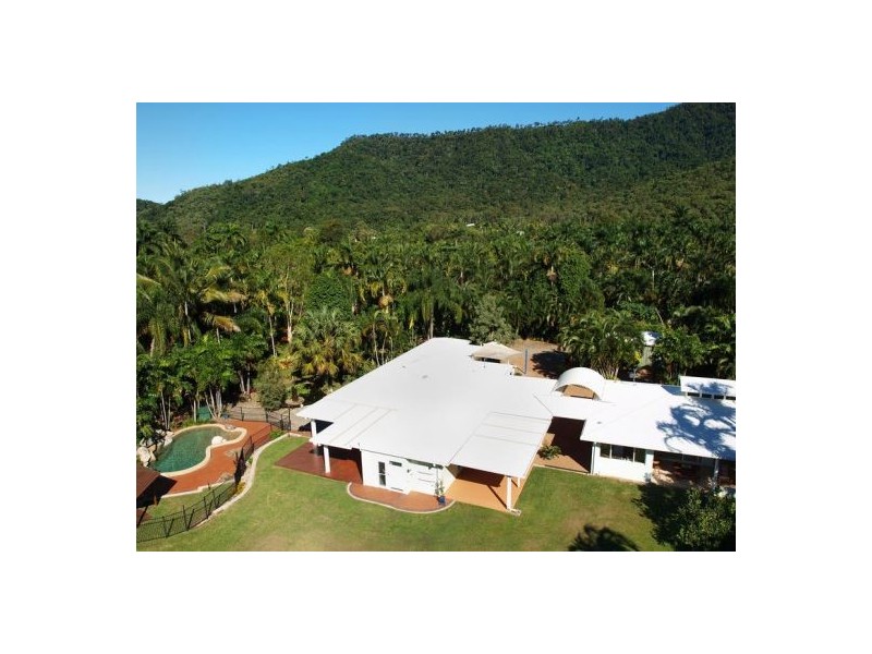 6 James Cook Drv, Kewarra Beach QLD 4879