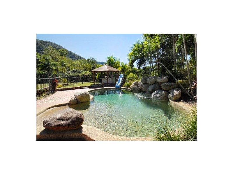 6 James Cook Drv, Kewarra Beach QLD 4879