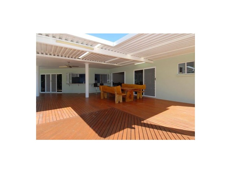 6 James Cook Drv, Kewarra Beach QLD 4879