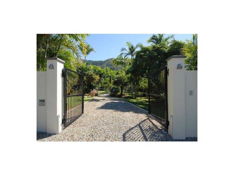6 James Cook Drv, Kewarra Beach QLD 4879