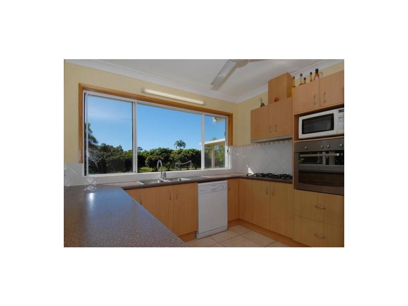 6 James Cook Drv, Kewarra Beach QLD 4879