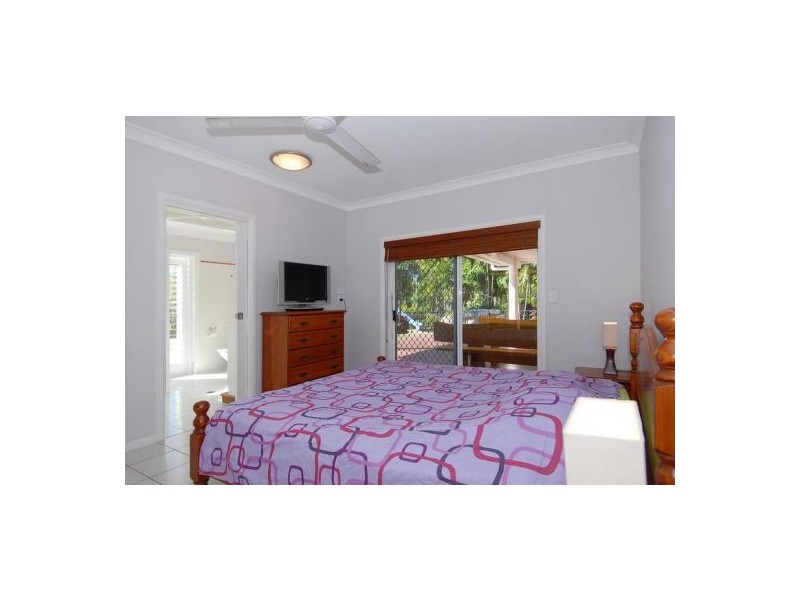 6 James Cook Drv, Kewarra Beach QLD 4879