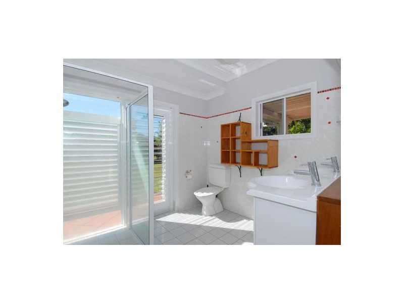 6 James Cook Drv, Kewarra Beach QLD 4879