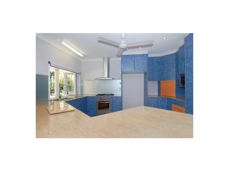 6 James Cook Drv, Kewarra Beach QLD 4879