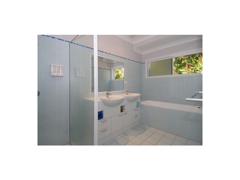 6 James Cook Drv, Kewarra Beach QLD 4879