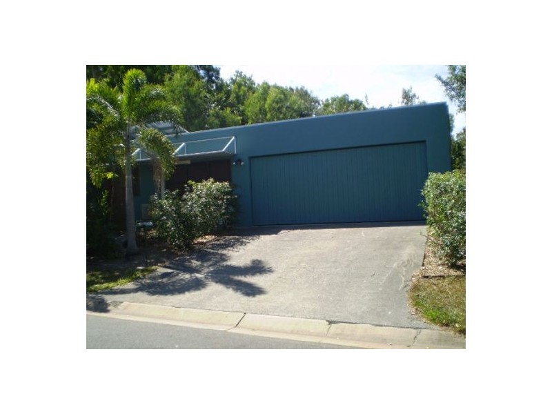 10 EUSTON CL, Clifton Beach QLD 4879