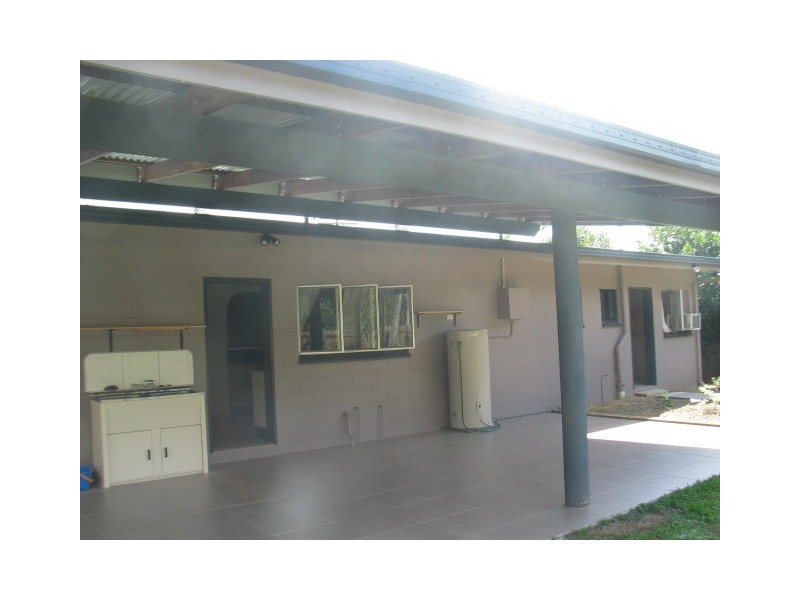 9 MOORE RD, Kewarra Beach QLD 4879