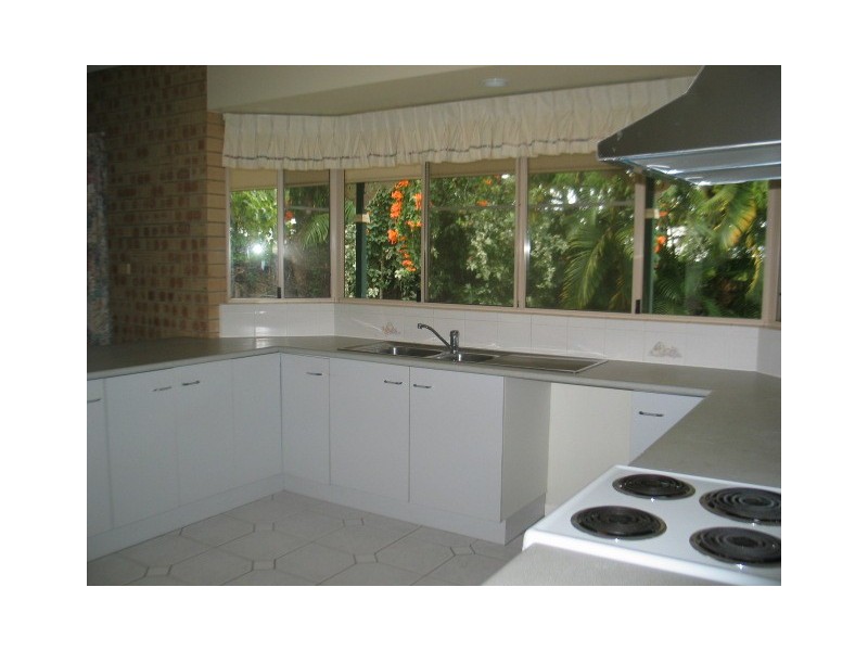 27 Rainy Mountain Place, Smithfield QLD 4878