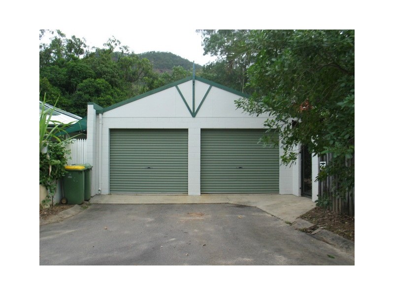 27 Rainy Mountain Place, Smithfield QLD 4878