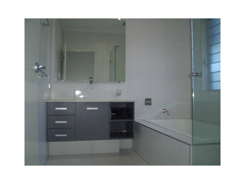 12 Saunders Ct, Clifton Beach QLD 4879