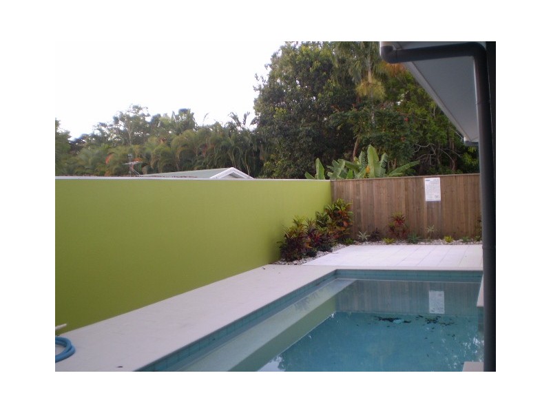 12 Saunders Ct, Clifton Beach QLD 4879