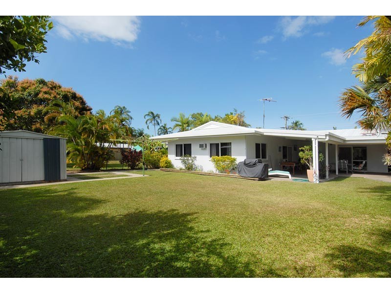 12 BAINES STREET, Clifton Beach QLD 4879