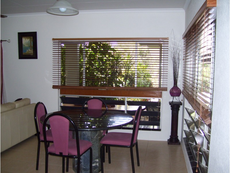 7 Moore Road, Kewarra Beach QLD 4879