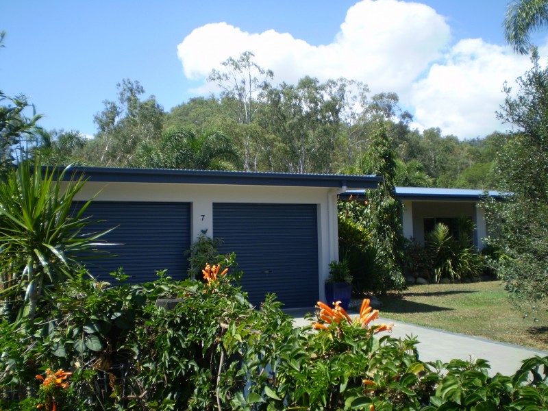 7 Moore Road, Kewarra Beach QLD 4879