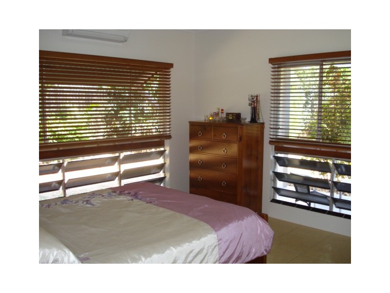 7 Moore Road, Kewarra Beach QLD 4879