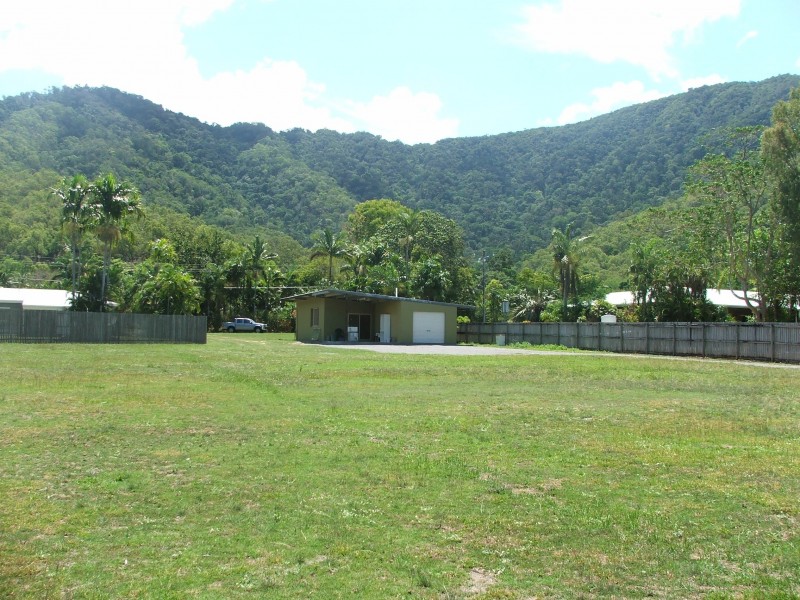 17 Ellison Street, Clifton Beach QLD 4879