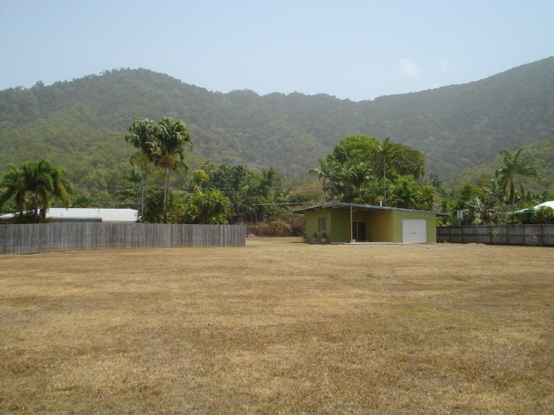 17 Ellison Street, Clifton Beach QLD 4879