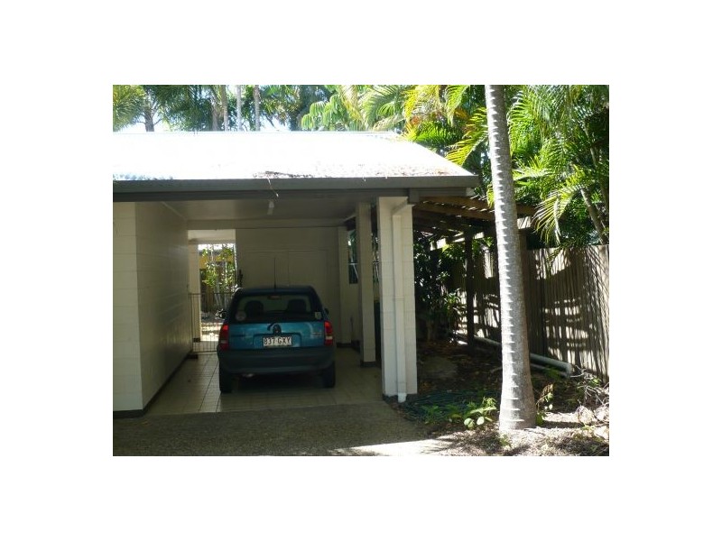 12 Thais Street, Palm Cove QLD 4879