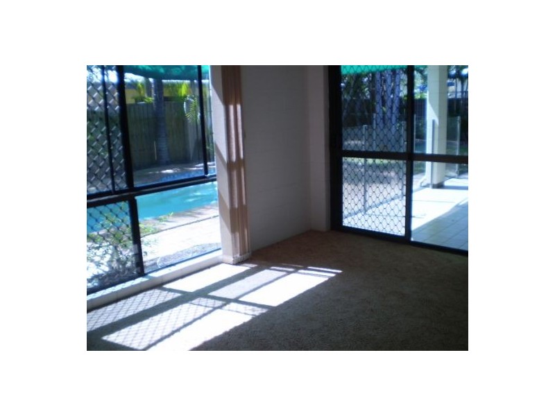 12 Thais Street, Palm Cove QLD 4879