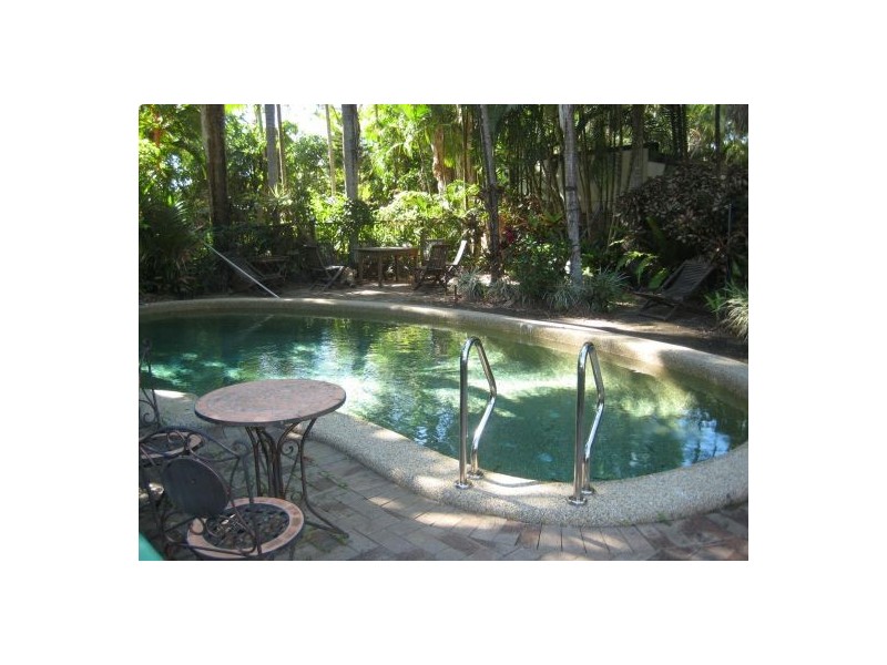6 Legret Close, Clifton Beach QLD 4879