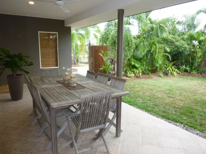 1 Cooya Street, Kewarra Beach QLD 4879