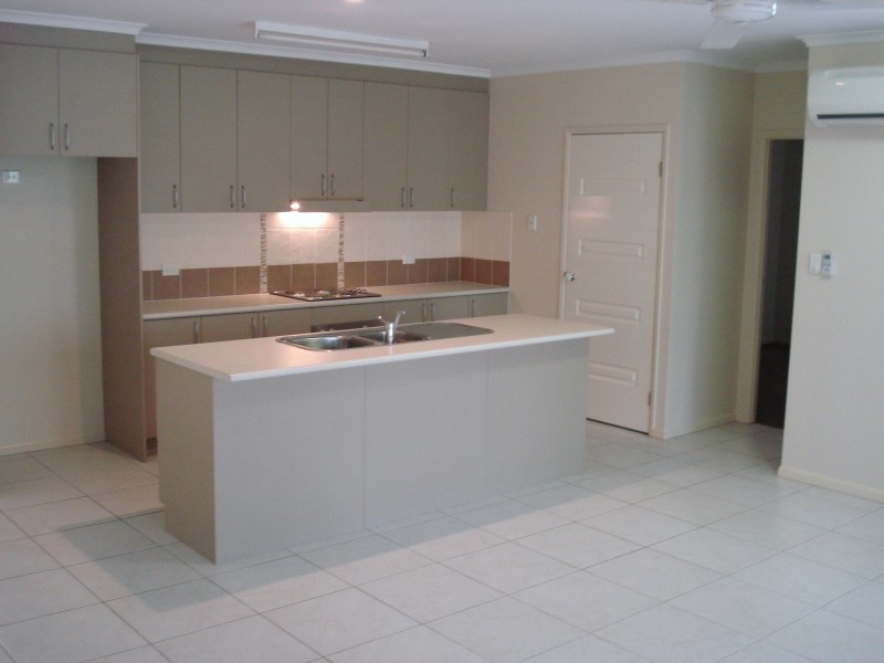 35 Hockey Av, Smithfield QLD 4878