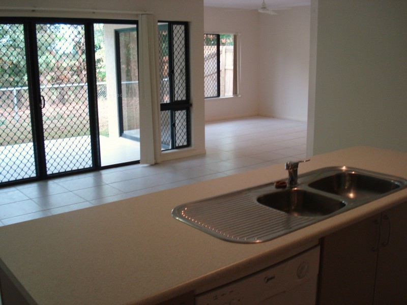 35 Hockey Av, Smithfield QLD 4878