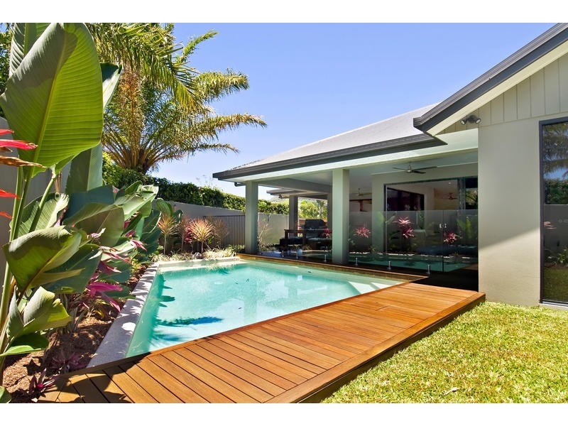 2 MYALUP CLOSE, Kewarra Beach QLD 4879