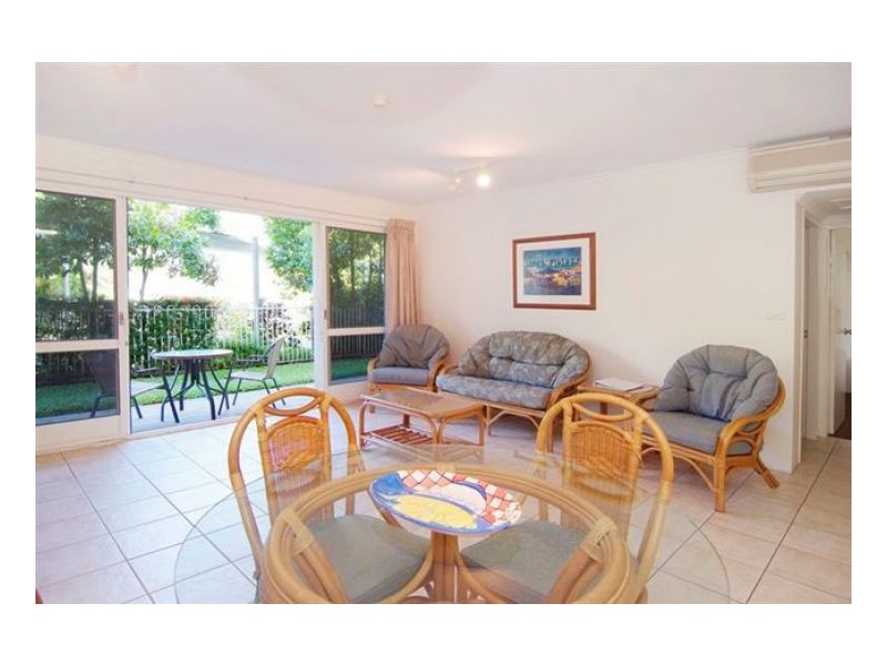 105 CORAL COAST DRIVE, Palm Cove QLD 4879