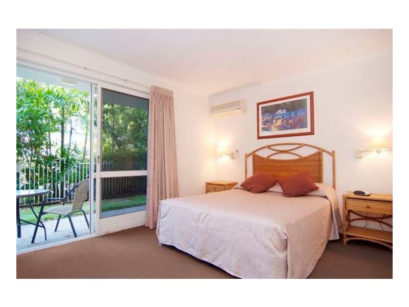 105 CORAL COAST DRIVE, Palm Cove QLD 4879