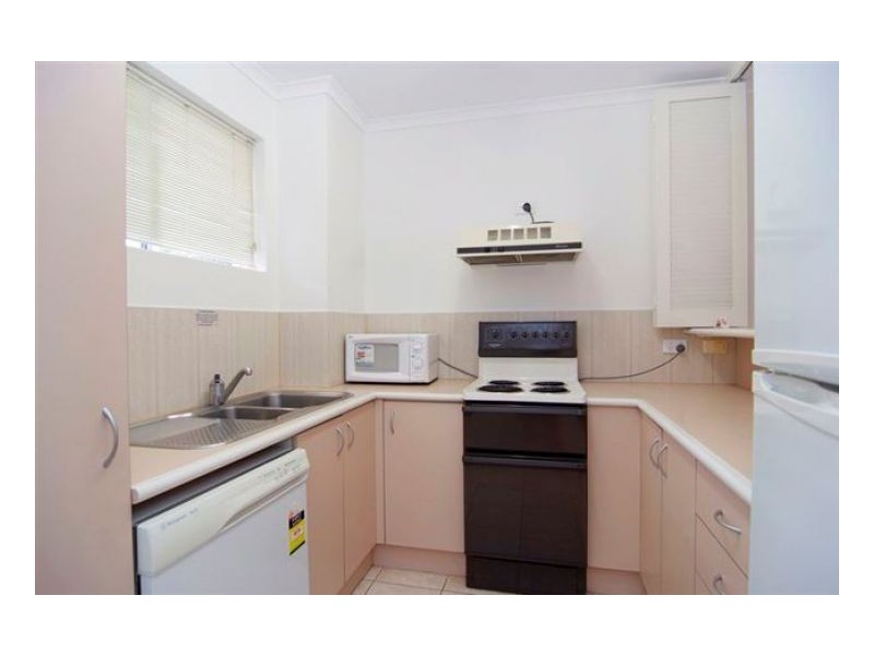 105 CORAL COAST DRIVE, Palm Cove QLD 4879