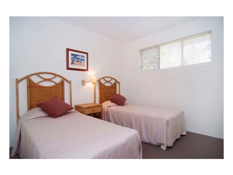 105 CORAL COAST DRIVE, Palm Cove QLD 4879
