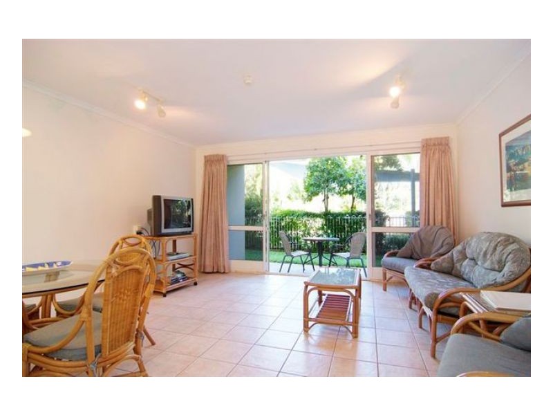105 CORAL COAST DRIVE, Palm Cove QLD 4879