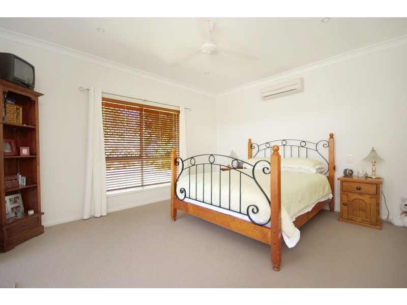 6 PELLOWE STREET, Clifton Beach QLD 4879