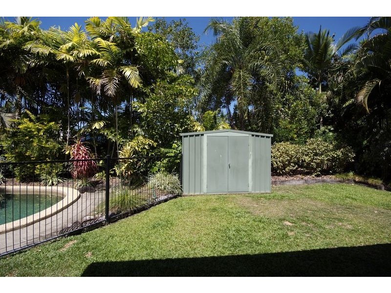 6 PELLOWE STREET, Clifton Beach QLD 4879