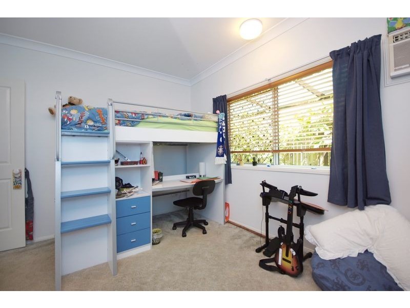 6 PELLOWE STREET, Clifton Beach QLD 4879
