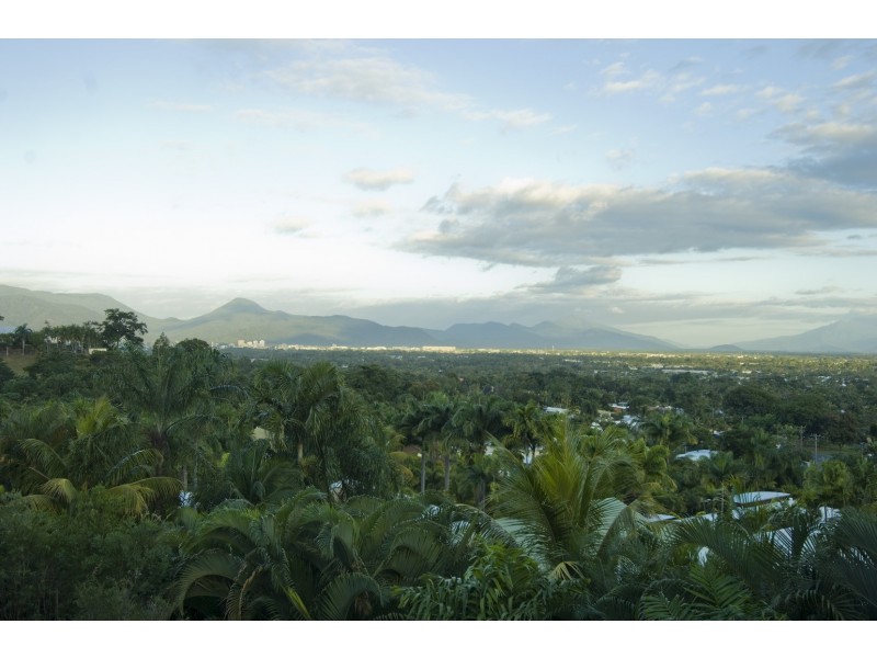 3 Knott Court  WHITFIELD, Cairns QLD 4870