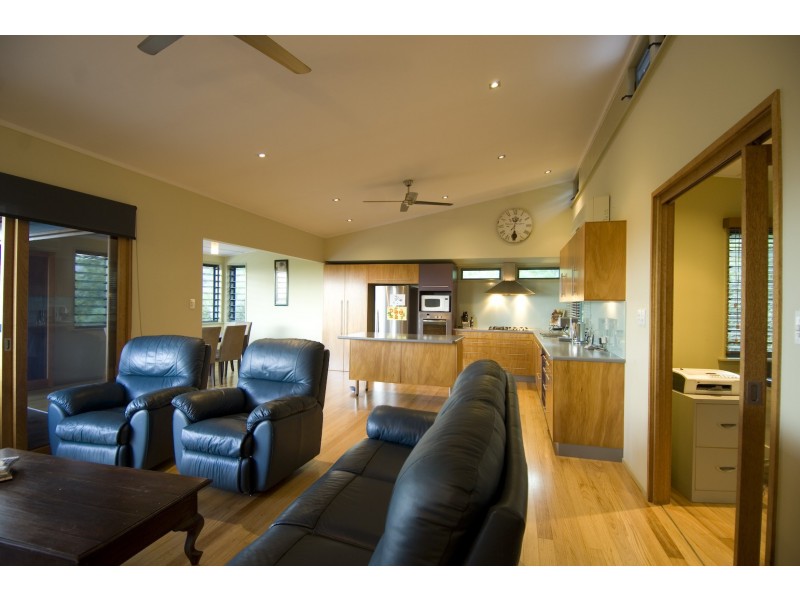 3 Knott Court  WHITFIELD, Cairns QLD 4870