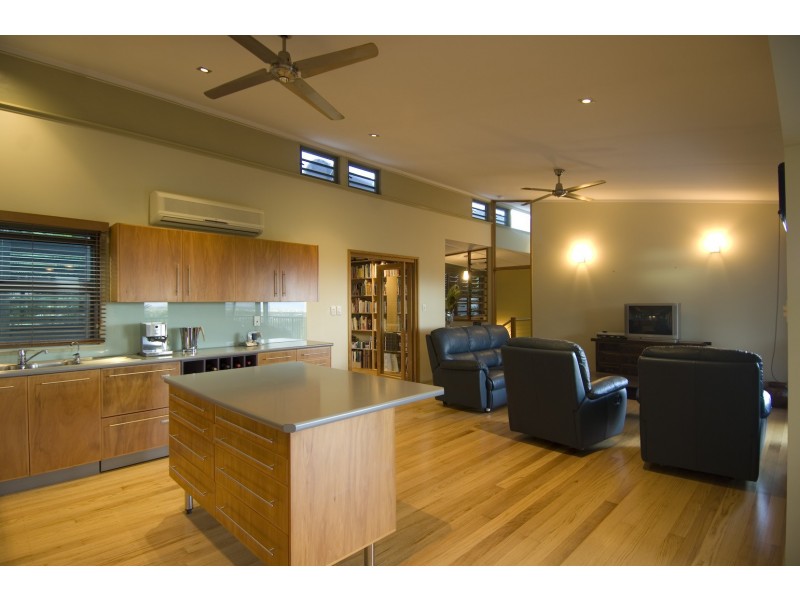3 Knott Court  WHITFIELD, Cairns QLD 4870