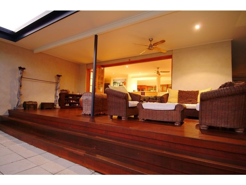 50 Veivers Road, Palm Cove QLD 4879