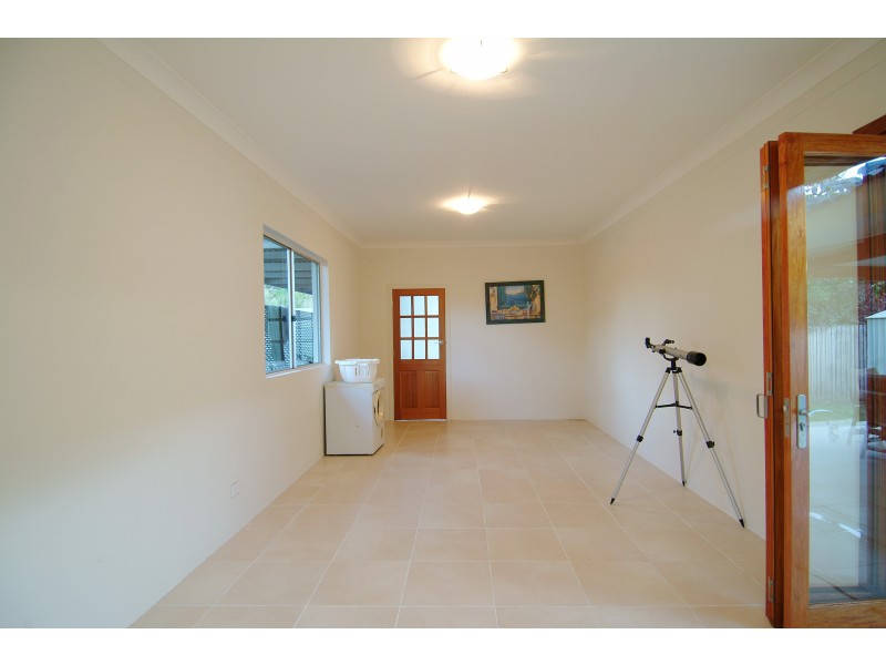 50 Veivers Road, Palm Cove QLD 4879