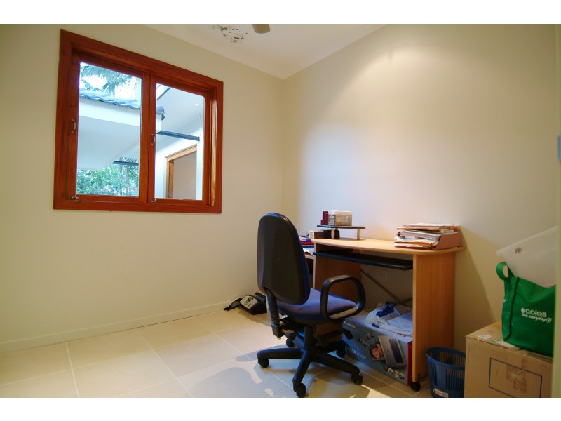 50 Veivers Road, Palm Cove QLD 4879